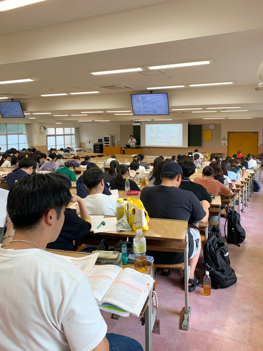 教室の様子１