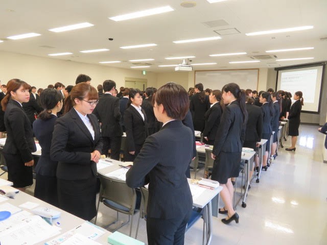 挨拶を実践している様子