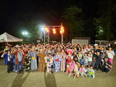 祭りをデザインし、交流を生み出す：盆踊り大会・八幡町商店街マルシェで、芭蕉せんべいを復活