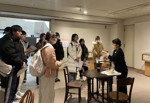 交換留学生たちと芹沢銈介美術工芸館を見学しました