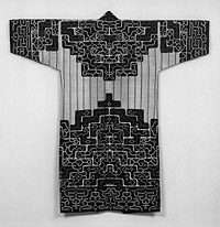 黒裂置文蕁麻製衣