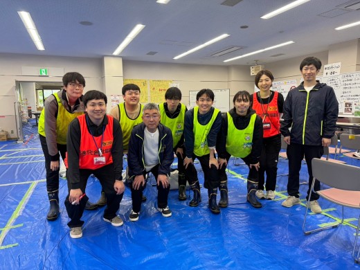 志賀町災害ボランティアセンターと応援に来ている石巻市社会福祉協議会の皆さんとの集合写真