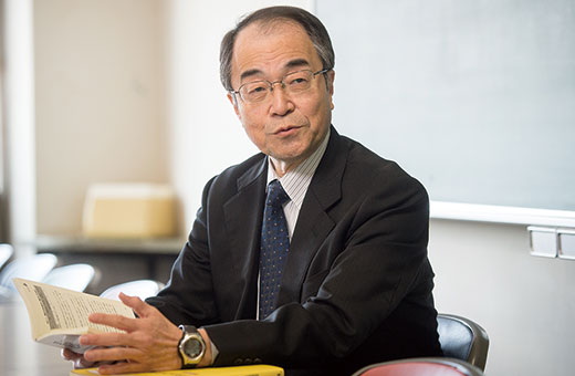 総合福祉学部 学部長　阿部 裕二