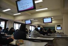「学都仙台バスツアー」に参加した45名が来校
