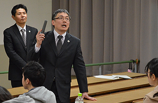 熱い語り口で、受講者の質問に応える講師の方たち