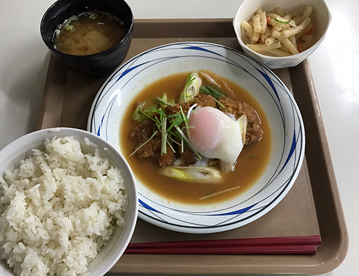 10/15〜19「鶏の味噌カツ煮～温玉添え～」450円