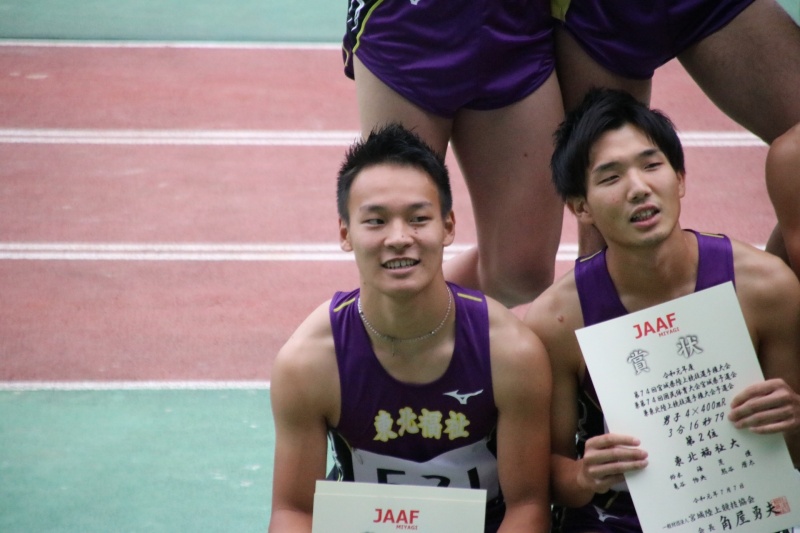 男子×400mR表彰　荒選手
