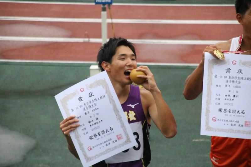 男子400m表彰　鈴木海選手