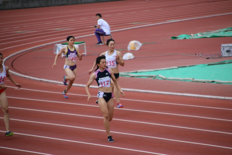 女子200m