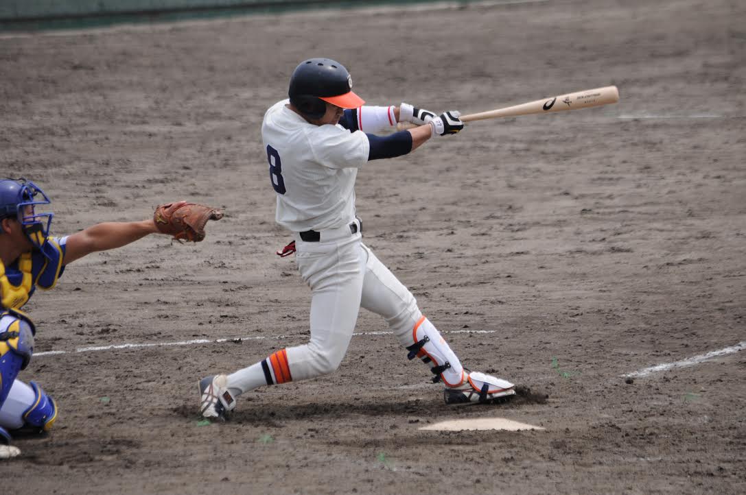 東北学院大学1回戦、5回裏2死3塁から今春初本塁打を放つ吉田
