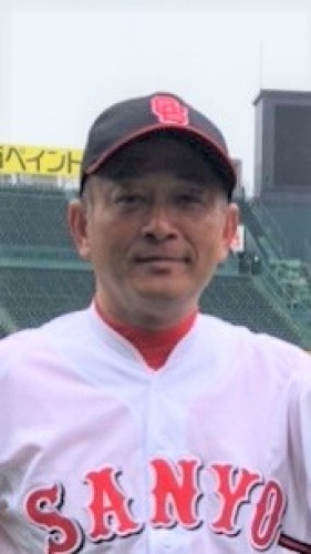 第105回全国高校野球選手権　本学OBの監督　初戦で激突！！
