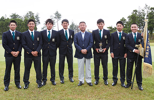 3連覇を果たした男子選手たち