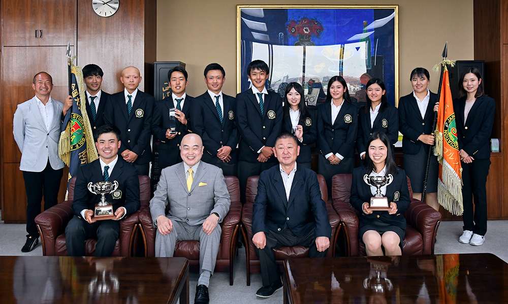 6月24日、千葉公慈学長に優勝を報告