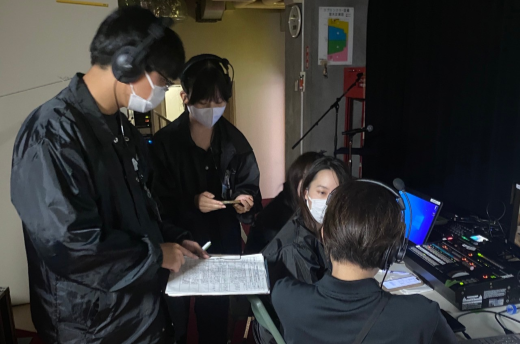 舞台袖の様子