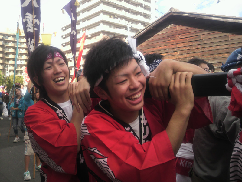 ７月：神輿担ぎ