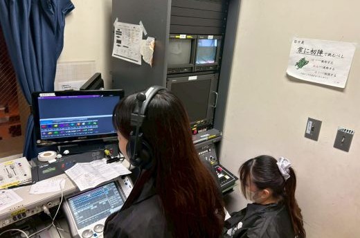 本番の照明班の様子