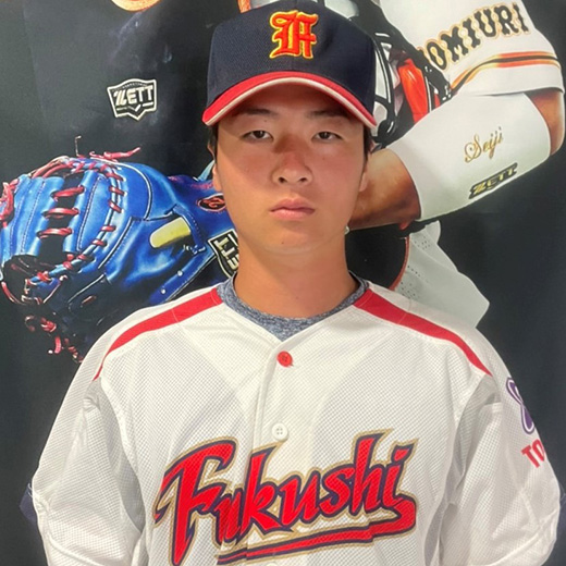 竹縄俊希：外野手（右翼）　3年