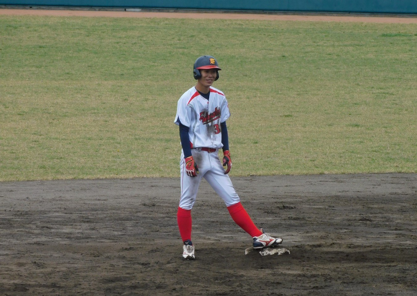 代打初球ライトオーバーヒットを放った村上