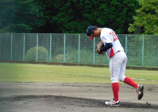 先発の伊藤(3年)
