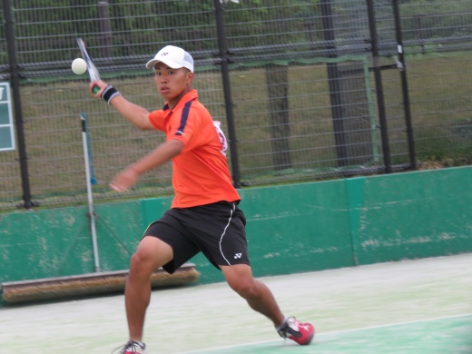 写真:ダブルス優勝 星 光一 (無断転載・引用禁止)