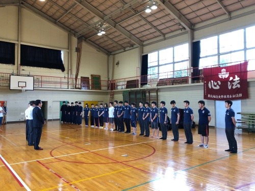 千葉健司栗原市長、蘇武徳行栗原市剣道連盟理事を迎えての開講式
