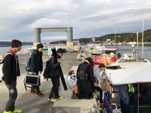 網地島長渡へ向け乗船
