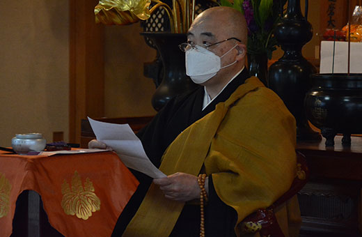 導師を務めた千葉学長により法話が説かれました