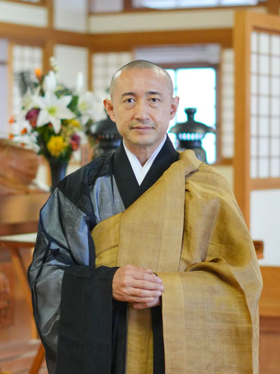 新井 一光