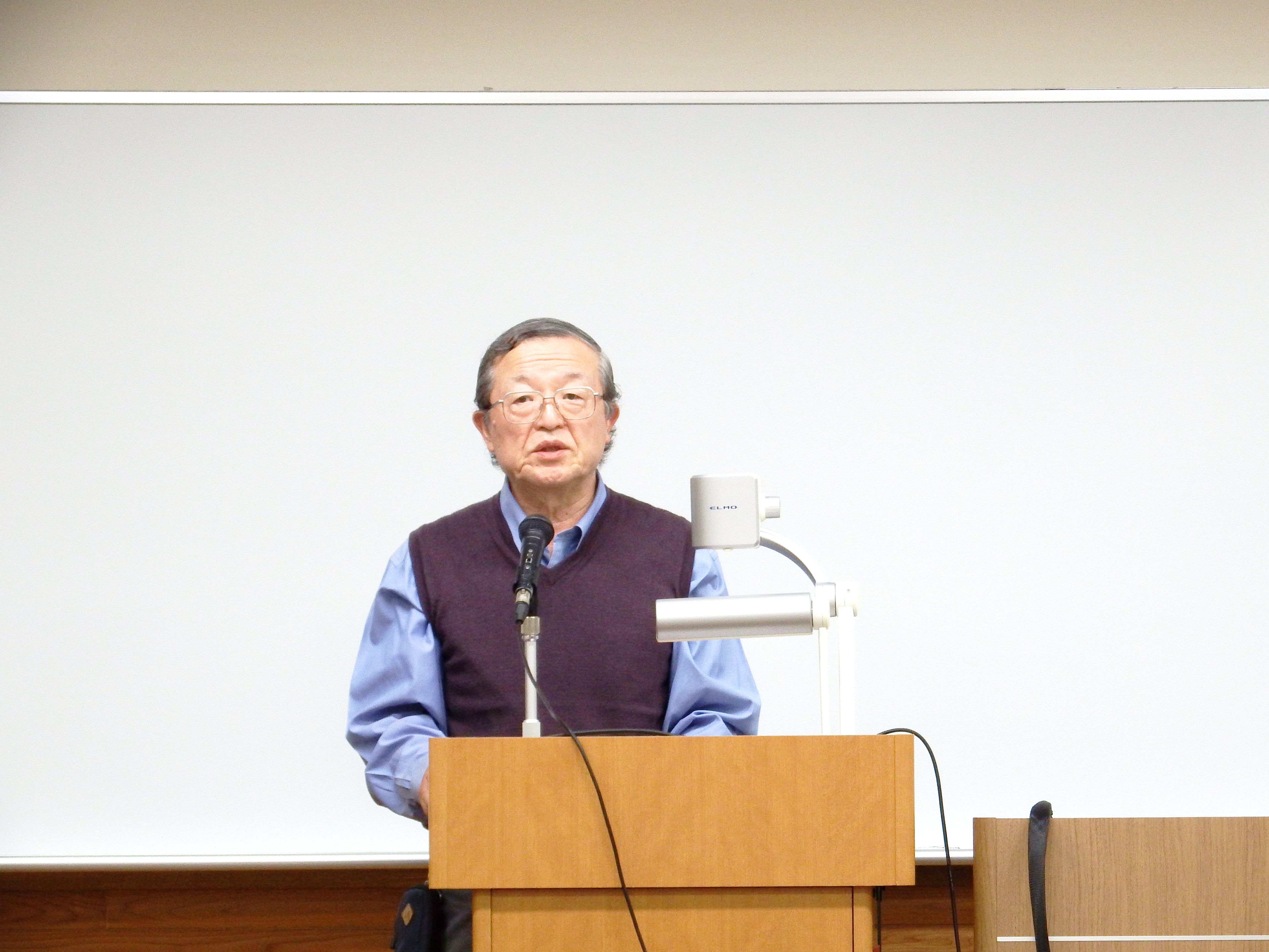 授業担当の伊藤恒敏教授