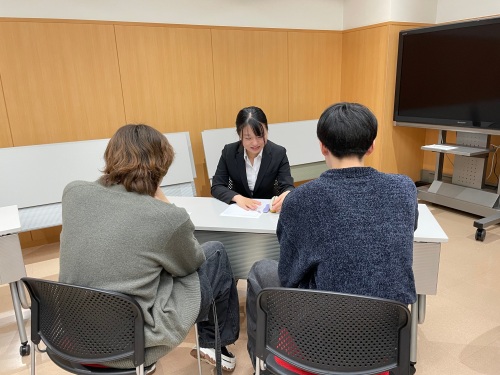 2年生の質問に3年生が答えています