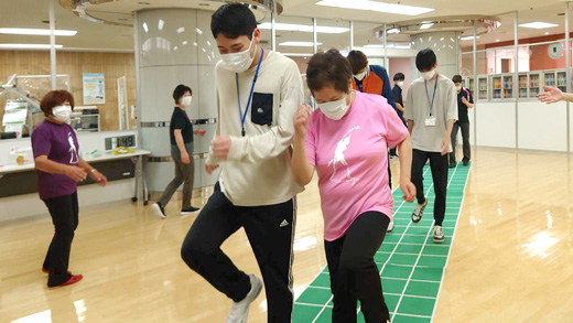 仙台元気塾での世代間交流の様子②