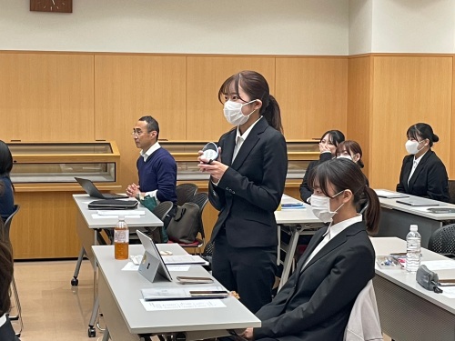 3年生が2年生の質問に答えます