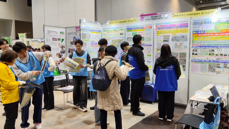 人気のブース前では人の流れが絶えません