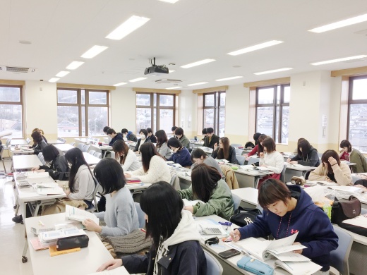 ステーションキャンパスS700教室での受講者の様子