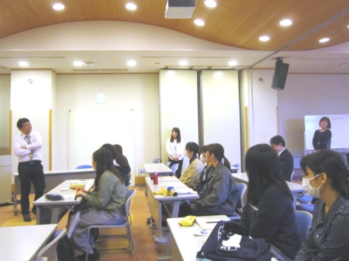 和やかな講義の様子