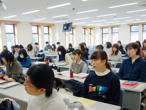 ステーションキャンパスS400教室での受講者たち