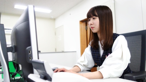 卒業生の荒井真帆さん
