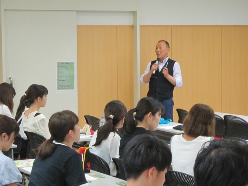 学科長の舩渡教授