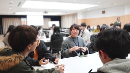 身振り手振りで、熱弁を振る4年生