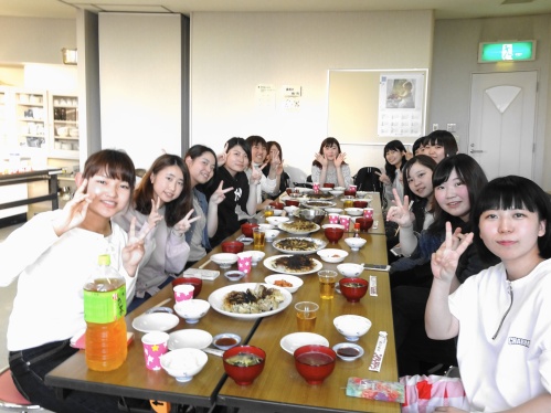 ゼミのメンバーと、調理室を借りてお食事会