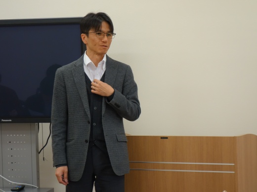 補講を行う河村准教授