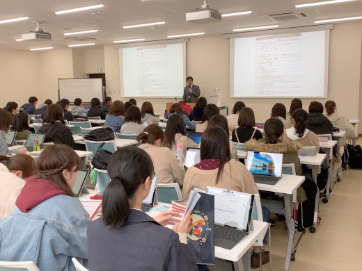 齋藤准教授によるガイダンスの様子