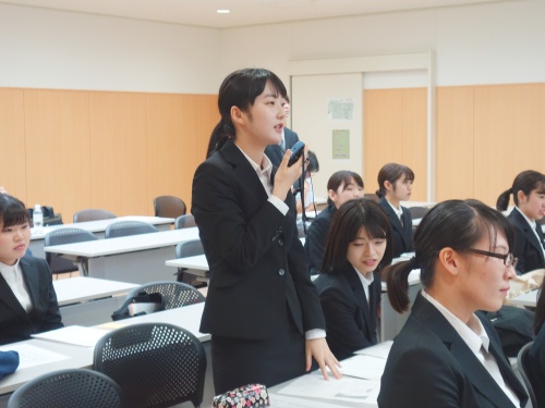 質疑応答の様子