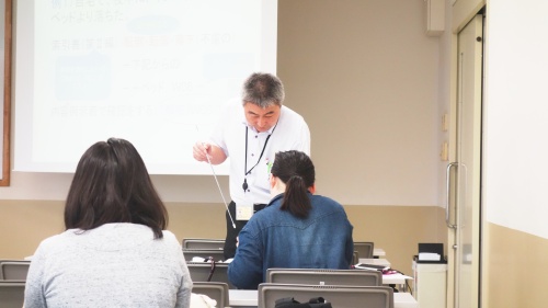 非常勤講師の星賢一先生