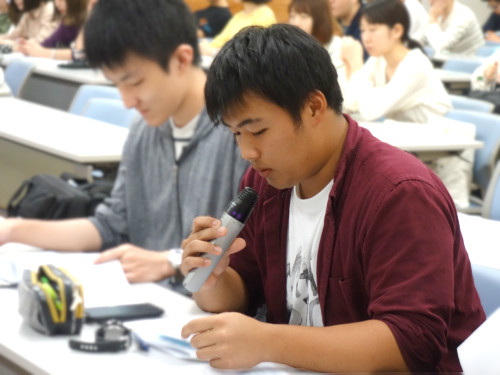 質疑の様子