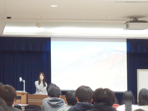 卒業生の板垣さん