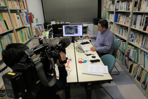 水本研究室での、地形の解説の様子