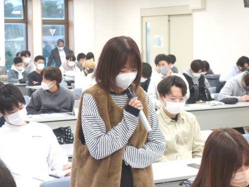 質疑応答の様子