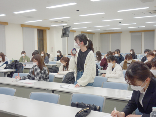 質疑応答の様子