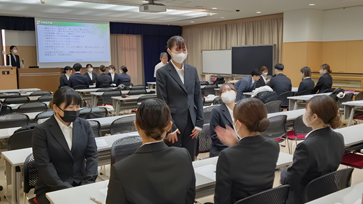 スーツを着用しての実習の様子